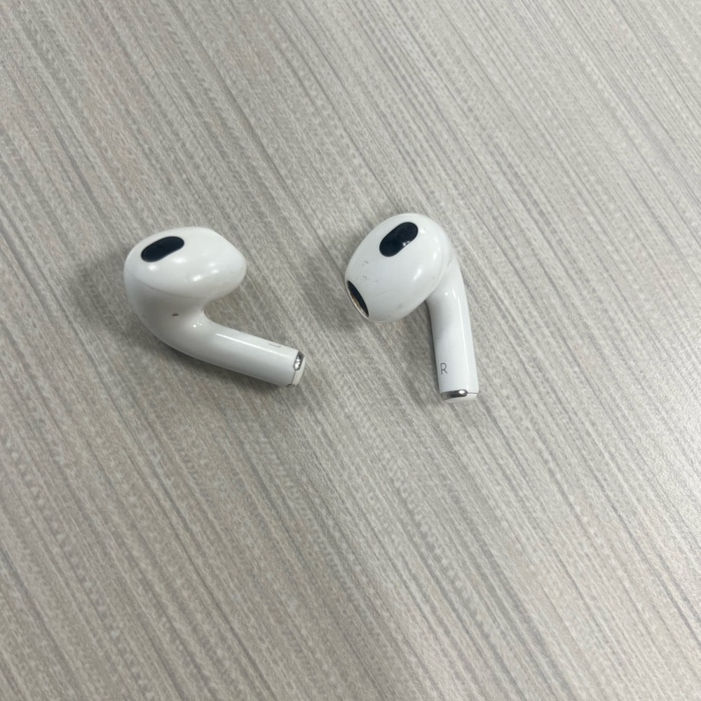 Airpod 3 earbuds